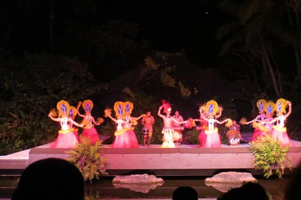Smith's Tropical Paradise luau performance